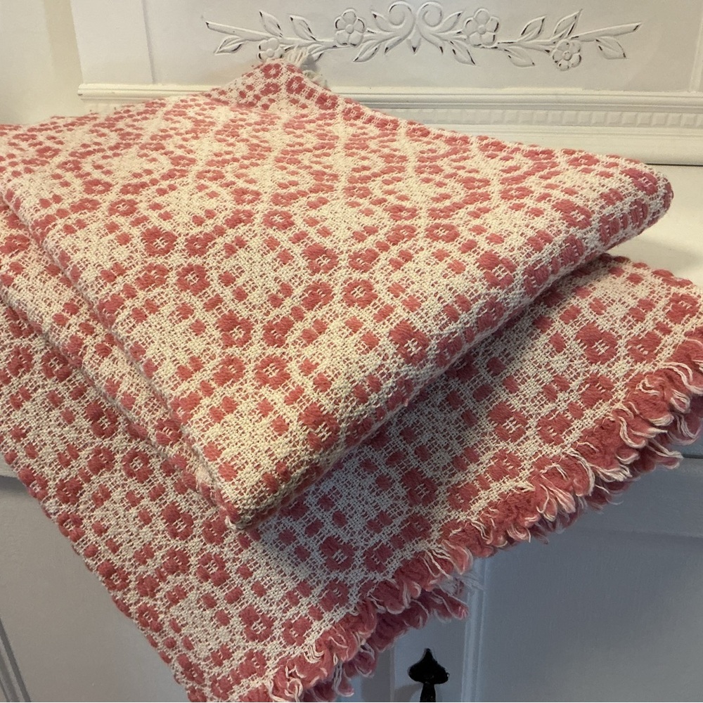 Vintage knit Tablecloth - Picture 6 of 11